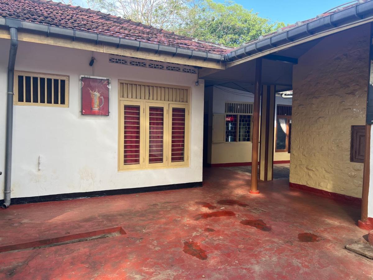 Resthouse Vavuniya Hotel Exterior foto